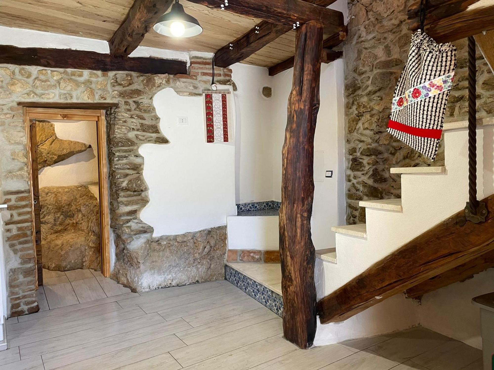 Antica Dimora Fora E' Muros Ammentos Posada Exterior foto